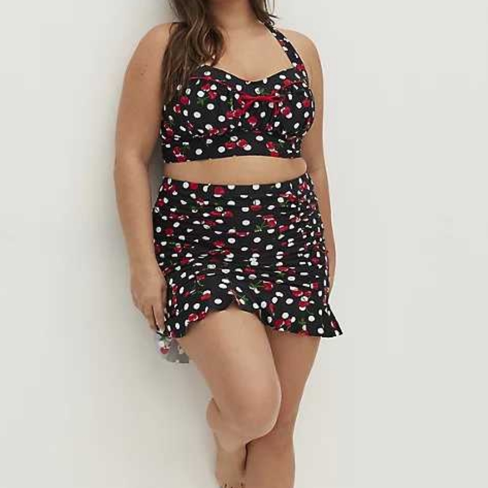Torrid RETRO CHIC RUFFLE HEM SWIM TOP and SKIRT - CHERRIES PRINT size 6